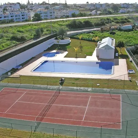 Pool & Tennis شقة