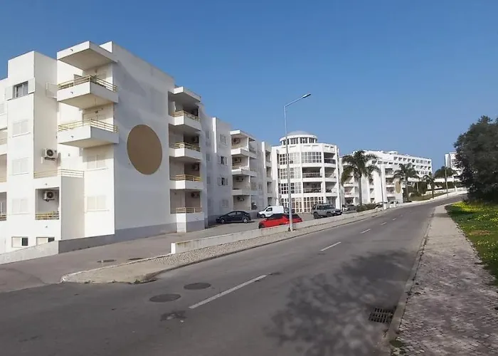 Pool & Tennis البوفيرا