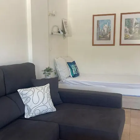 Pool & Tennis Apartment