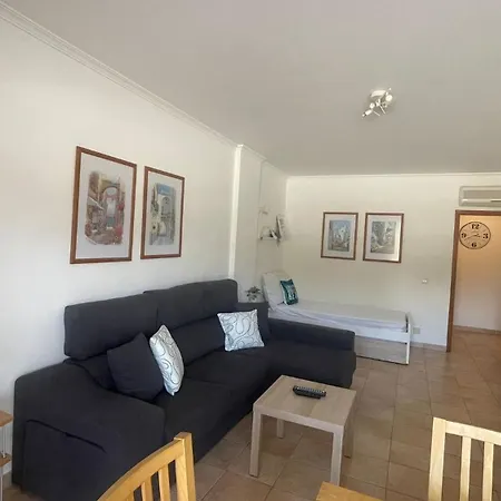 Pool & Tennis Apartment *